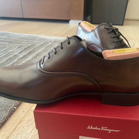 Authentic Salvatore Ferragamo -Leather Dunn Oxford Never Been Worn!! - Picture 7 of 11